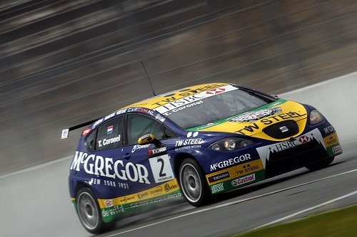 Tom Coronel baalt, winstkansen eindigen in grindbak: "Jammer, podium..."